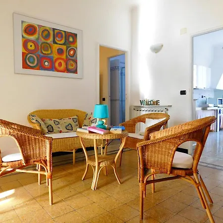 Welcome To Alma's House, Apartman Levanto