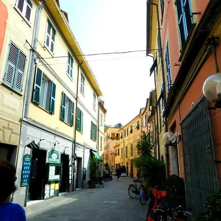 Welcome To Alma's House, Appartamento *