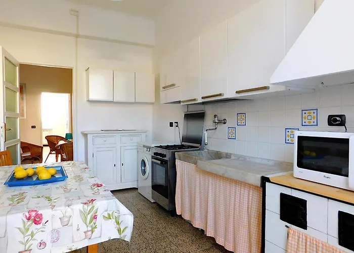 Welcome To Alma's House, * Levanto